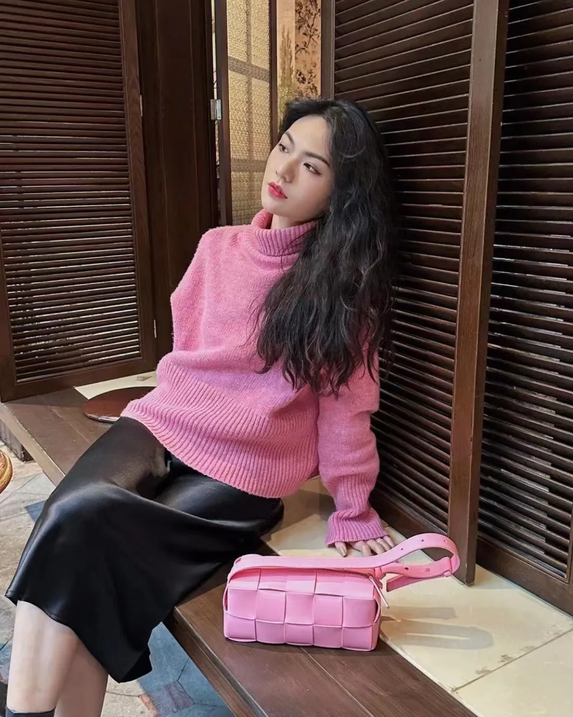 This is one of the rare pink bags that is not tacky.